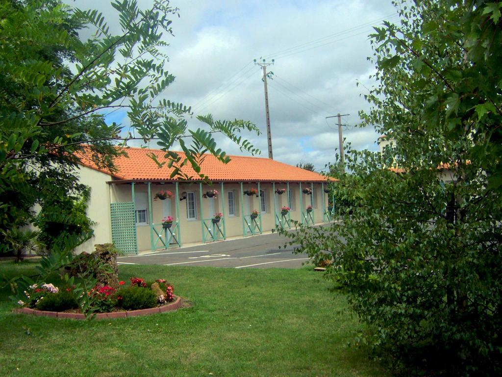 Le Mareuillais Hotel-Restaurant Exterior foto